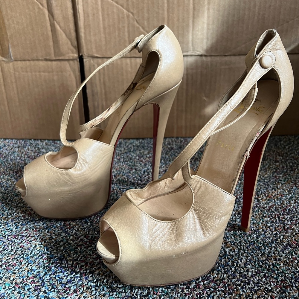 Christian louboutin Nude Platform High Heels Size 41 EU